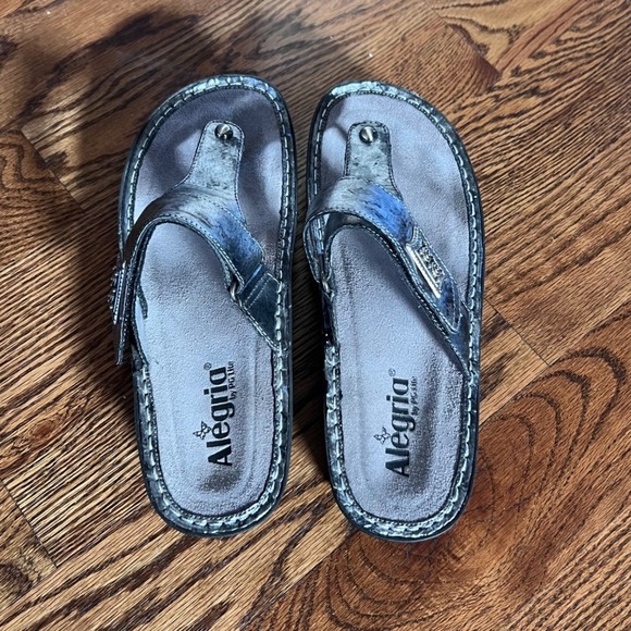 Alegria Carina Pewter Metallic Leather Thong Sandals CAR-621 Womens 39 US 9 - Picture 10 of 16